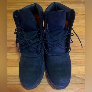 Timberland 6” Premium Boots
Color- Black Nubuck
Size- 9.5
Great Condition